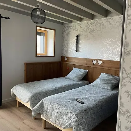 Maison chaleureuse avec poêle à granulés Montaigut-le-Blanc  Exterior foto